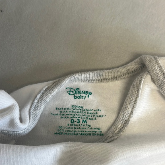 Disney - Winnie the Pooh - White and Gray Bodysuit with embroidered Winnie - Picture 2 of 4